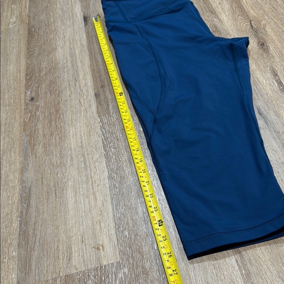Lululemon Size 10 Athletica Blue Leggings for Active Wear - Picture 9 of 11